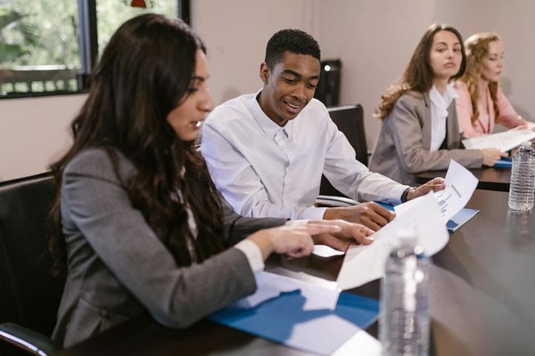 I vantaggi dei pannelli a doghe: spazio di vendita ottimizzato